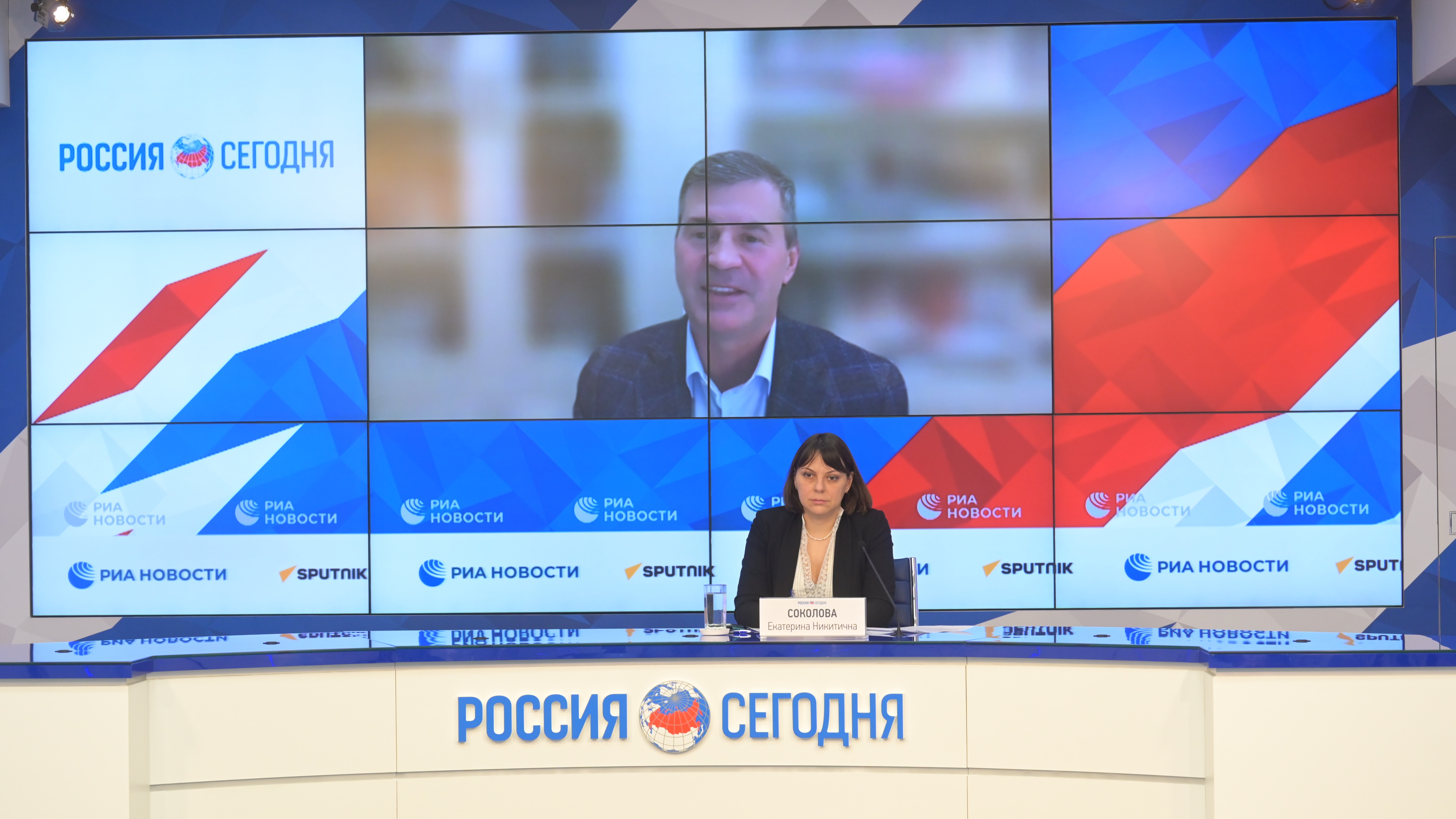 Эксперты ЭИСИ обсудили тенденции и перспективы российской молодежной политики