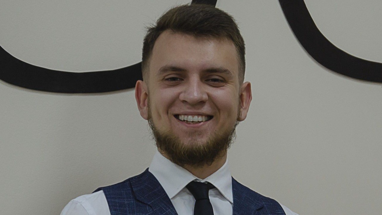 Студент из Симферополя стал ведущим специалистом в одной из крупнейших страховых компаний страны после победы в проекте «Профстажировки 2.0»