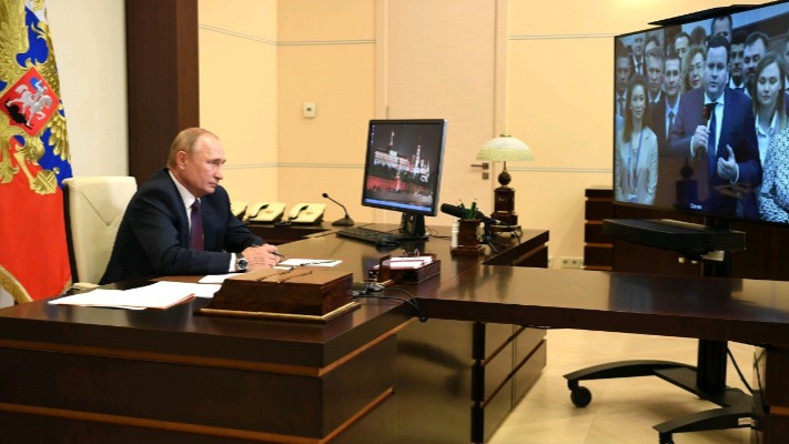 Владимир Путин пообщался по видеосвязи со слушателями третьего потока программы развития кадрового управленческого резерва