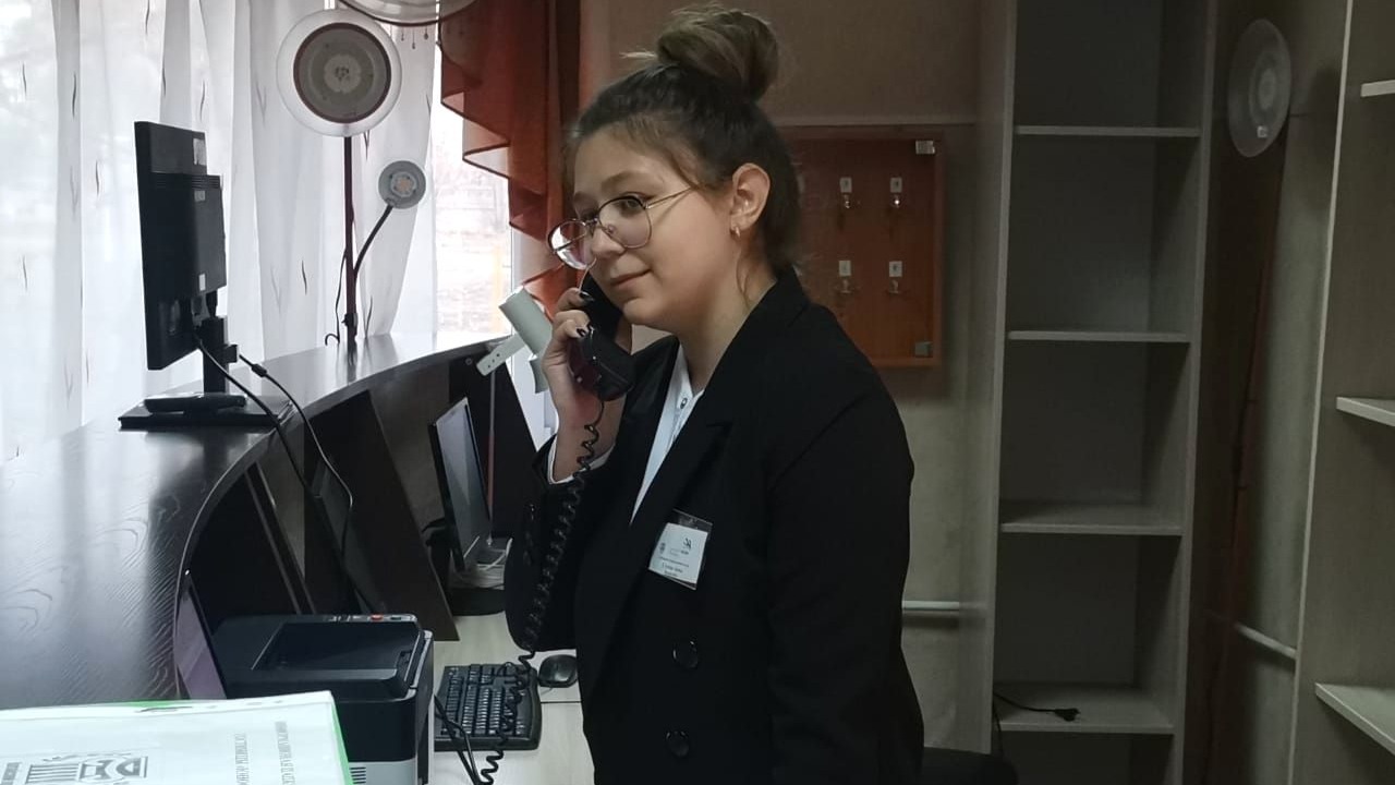     Проект «Профстажировки 2.0» помог студентке из Алтайского края трудоустроиться в гостиничном комплексе